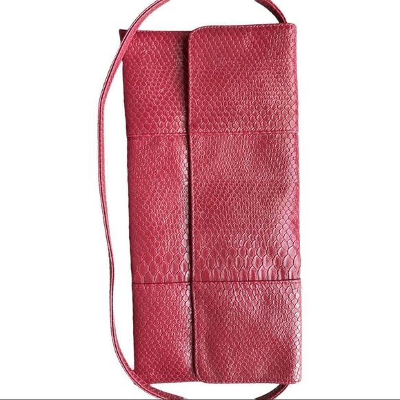 Jessica McLintock Red Envelope Bag - Picture 2 of 5